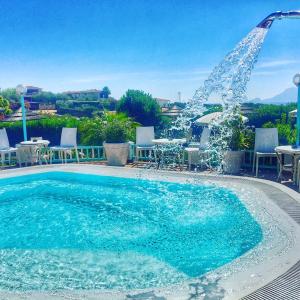 Бассейн в Hotel Stefania Boutique Hotel by the Beach или поблизости