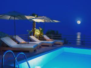 Bazén v ubytování Blue Horizon Suites nebo v jeho okolí + 37 fotografií