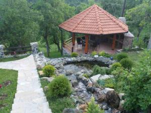 A garden outside Vacation Home Nana