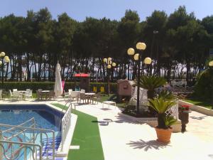 Bazén v ubytování Hotel Meripol nebo v jeho okolí