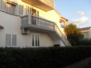 Gallery image of Apartment Zdenka in Povljana +26 photos