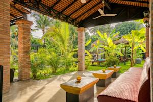 Aed väljaspool majutusasutust Authentic Khmer Village Resort
