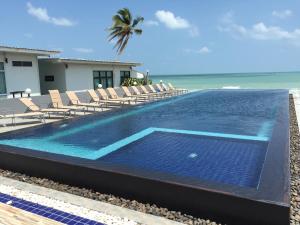 The swimming pool at or close to Baancivilize Resort Még 42 kép