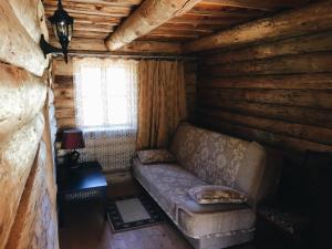 Posezení v ubytování Guest House Viesu Māja Klētnieki