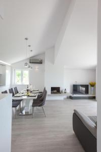 Kuchyň nebo kuchyňský kout v ubytování Villa Vintage & Modern