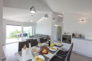 Kuchyň nebo kuchyňský kout v ubytování Villa Vintage & Modern