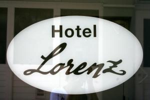 Ein Zertifikat, Auszeichnung, Logo oder anderes Dokument, das in der Unterkunft Hotel Cafe Lorenz ausgestellt ist
