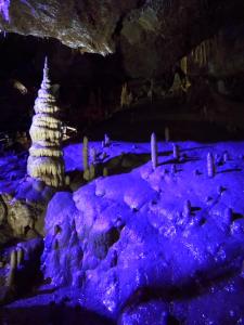 EgloffsteinにあるLongmen Mountain Villaの青の洞窟
