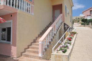 Gallery image of Apartment Zdenka in Dinjiška +54 photos