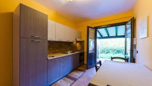 A kitchen or kitchenette at Residence Hydria