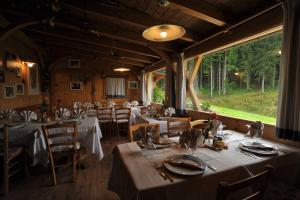 Restaurace v ubytování Albergo Garni' Laura
