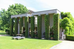 Aed väljaspool majutusasutust Le Jardin Des Sources