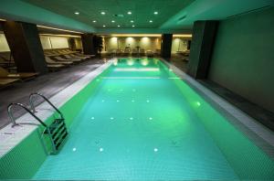 Hồ bơi trong/gần Hotel Stara Planina