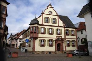 Imagen de la galería de Ferienwohnung an der Bergkirche, en Bad Bergzabern