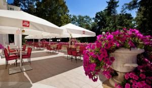 Reštaurácia alebo iné gastronomické zariadenie v ubytovaní Imperial Spa & Kurhotel