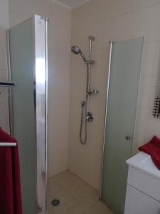 Kopalnica v nastanitvi Magnificent studio in Zichron yaakov sea view and garden