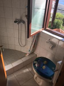 Ένα μπάνιο στο Vita Vacation Home