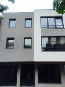 Budova, kde se apartmán nachází + 7 fotografií