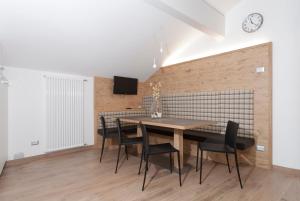 TV a/nebo společenská místnost v ubytování Residenza Al Cadin