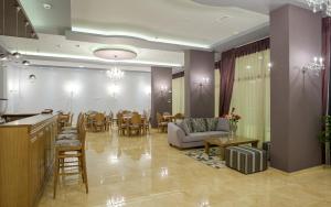 A seating area at Hotel Anna