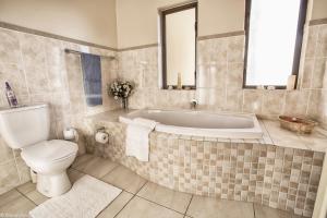 Bilik mandi di Blaauwberg House +40 gambar