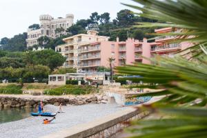 Foto dalla galleria di Hôtel Alexandra a Roquebrune-Cap-Martin