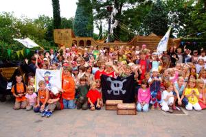 a large group of children posing for a picture at Camping Bella Italia in Peschiera del Garda