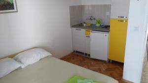 Kuhinja ili čajna kuhinja u objektu Apartmani Drašković