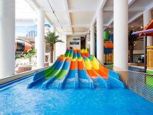 Bazén v ubytování Hotel Park Habio nebo v jeho okolí
