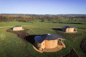 Billede fra billedgalleriet på Nether Farm Roundhouses - Henmore Water & Sturston Winds with hot tubs - Bradley Wood no hot tub i Ashbourne + 36 billeder