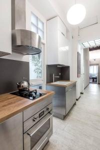 Kuchyň nebo kuchyňský kout v ubytování Independent apartment