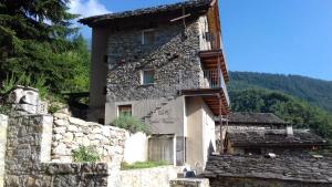 Foto dalla galleria di B&B Sasso Bianco a Prata Camportaccio