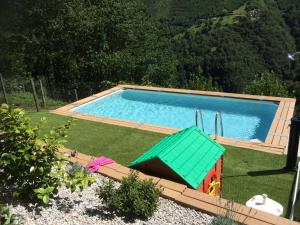 Bazén v ubytování Chalet con Piscina nebo v jeho okolí + 37 fotografií