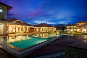 Bazén v ubytování Le Coffee Resort nebo v jeho okolí