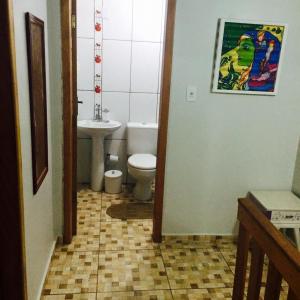 Bilik mandi di Sobrado Itapoá +16 gambar