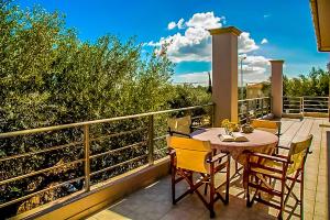 A balcony or terrace at Cicada Home