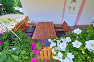 Vonkajšia záhrada v ubytovaní Guesthouse Ella