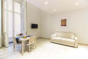 Gallery image of Palazzo d'Auria ApartHotel in Naples