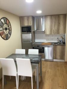 Kuchyňa alebo kuchynka v ubytovaní vivienda vieja cepa