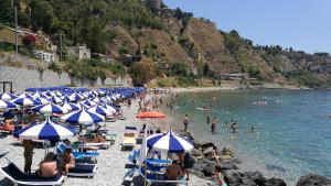 Foto dalla galleria di Casa Vacanze Controvento a Taormina