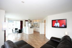 Una cocina o kitchenette en Kepplestone Manor