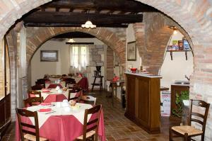 Restorāns vai citas vietas, kur ieturēt maltīti, naktsmītnē Agriturismo Casale delle Lucrezie