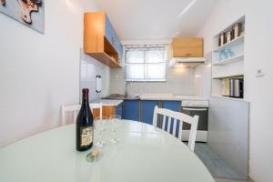Kuchyň nebo kuchyňský kout v ubytování Apartment Juresko