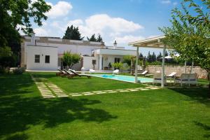 Bazén v ubytování Dimora Del Duca, masseria b&b di charme nebo v jeho okolí