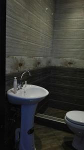 Koupelna v ubytování Goga Guesthouse + 37 fotografií