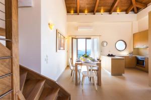 Kuchyň nebo kuchyňský kout v ubytování Leste Luxury Homes
