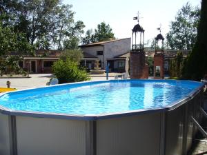 The swimming pool at or close to Finca Valdobar