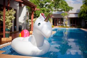 Bazén v ubytování Ardea Resort Pool Villa nebo v jeho okolí