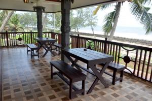 A balcony or terrace at Sapphire Club Cherai Beach Villa