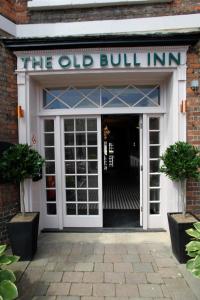 ロイストンにあるOld Bull Innのギャラリーの写真